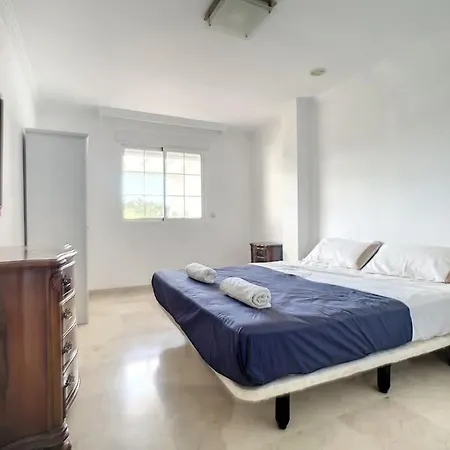 A Beautiful And Tranquil In The Heart Of Apartment *